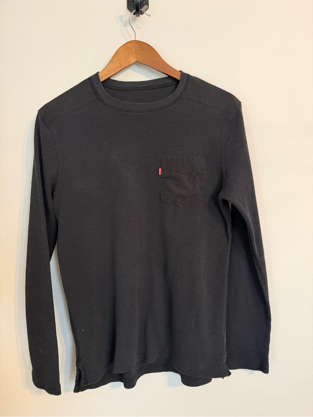 Levi's Black Long-Sleeve Waffle Pocket Tee